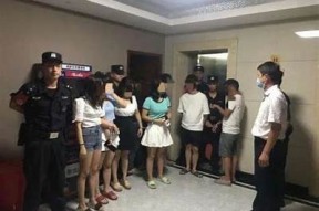 麻豆传媒导演是谁？揭秘其幕后创作与团队合作！